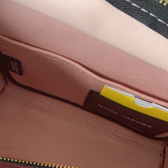 Marc Jacobs Logo Print Tote Bag In Red - Picture 7 of 10